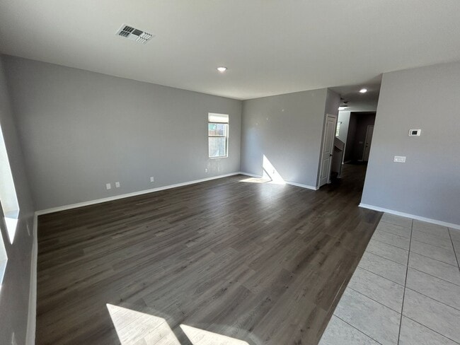 Foto del edificio - 19233 W Elm St