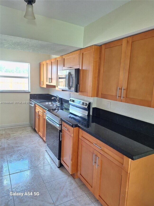 Building Photo - 711 SW 64th Pkwy