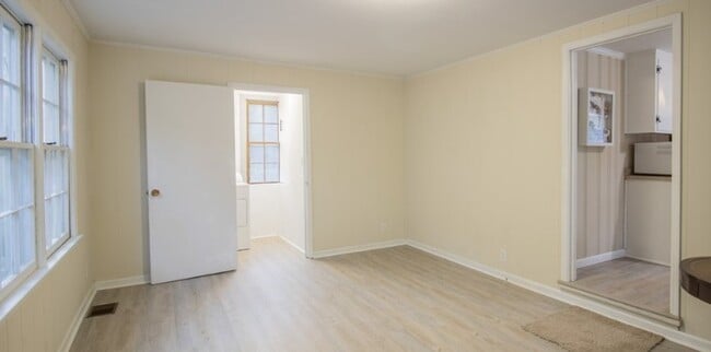 Building Photo - 240 Adams Rd