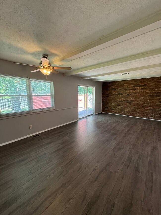 Foto del edificio - Warren Twp - 3 BR