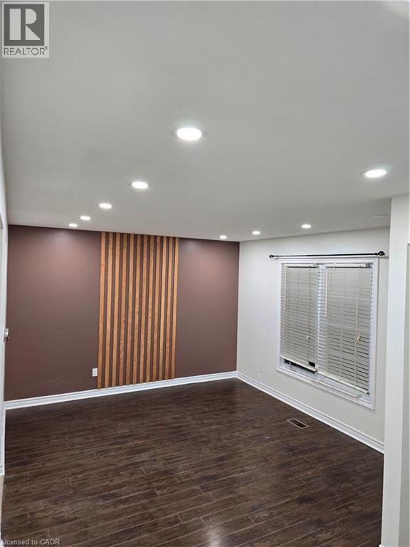 Building Photo - 446 Springbank Ave