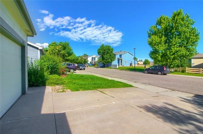 Building Photo - 2466 E 110th Pl