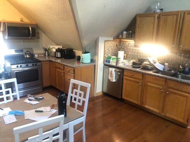 Foto del edificio - 2404 Lyndale Ave S