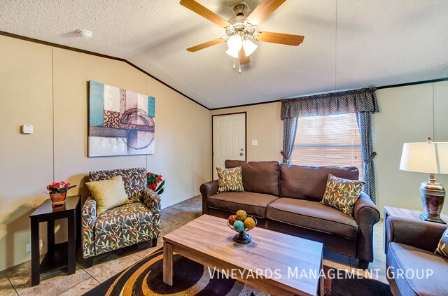 Foto del edificio - Apply TODAY!