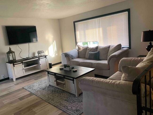 Foto del edificio - 14517 E Mission Ave