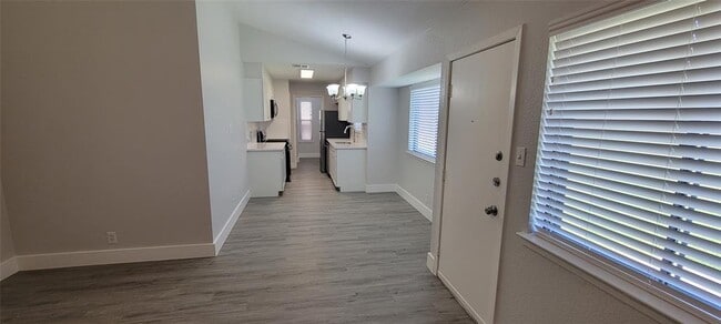 Building Photo - 4809 Bundyhill Dr