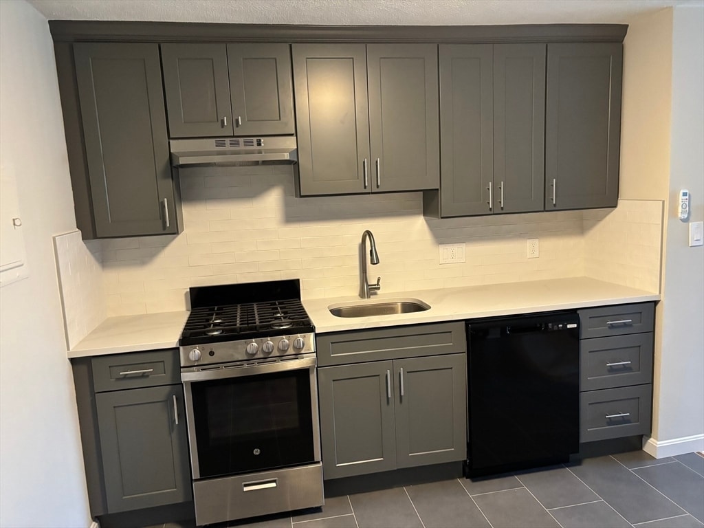 Primary Photo - 16 Walnut St