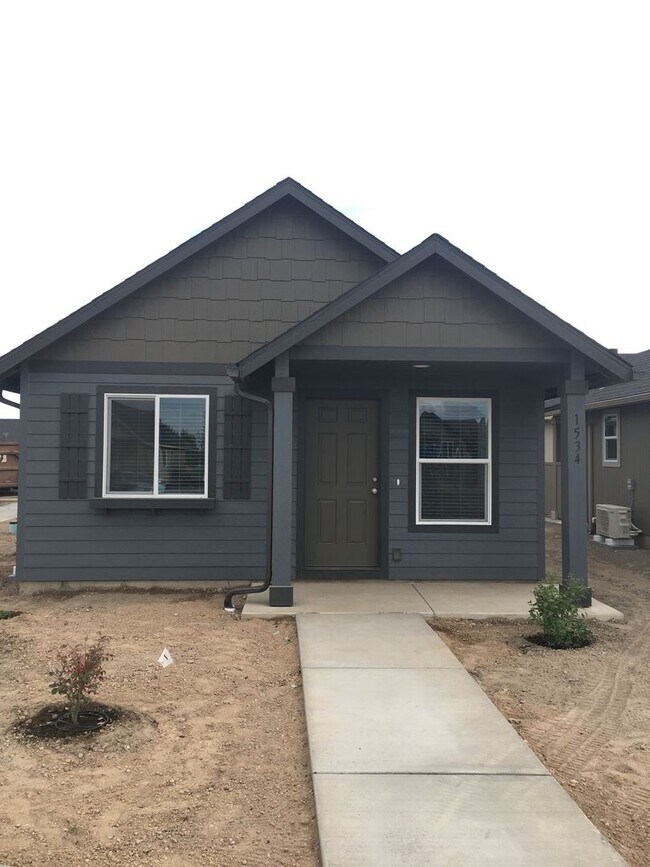 Building Photo - 1 Bedroom 1 Bath Cottage in SW Redmond