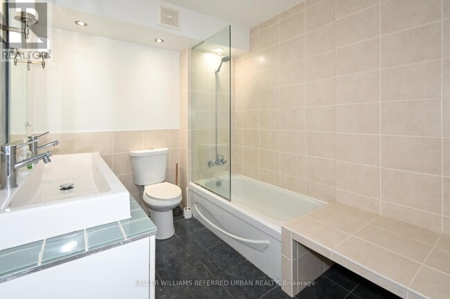 Building Photo - 25 The Esplanade