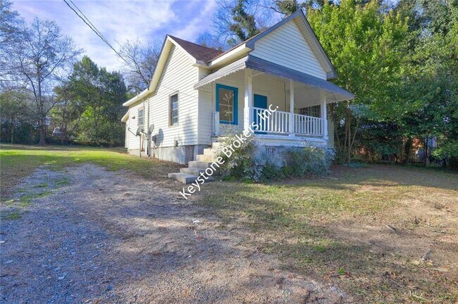 Building Photo - 760 Magnolia Dr