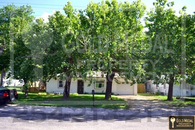 Foto del edificio - 1208 E Avenue H