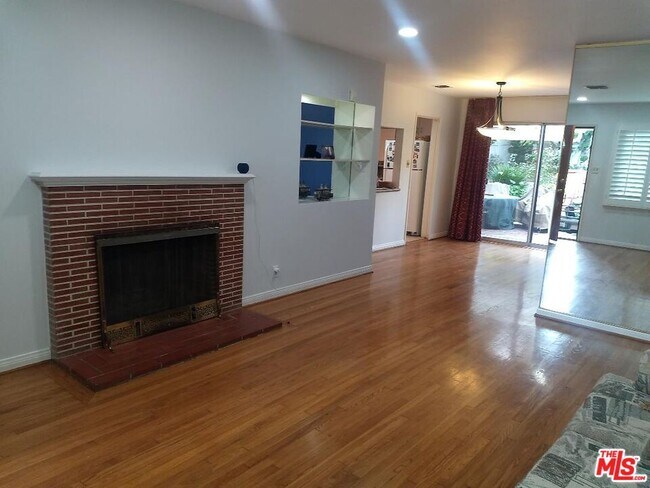 Foto del edificio - 7541 Agnew Ave