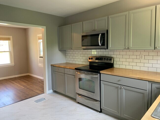 Microondas empotrado - 2050 New Linden Rd