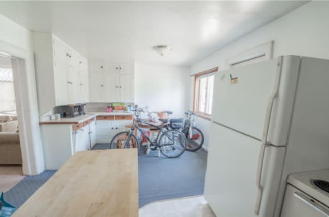 Eat-in-kitchen - 1007 2nd Ave