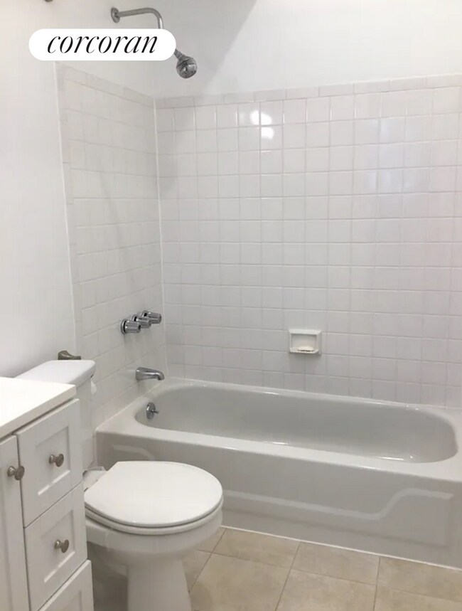 Building Photo - 19 E 93rd St