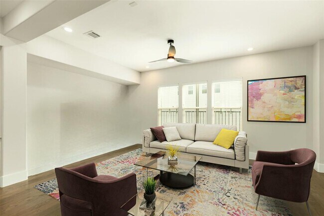 Foto del edificio - 1421 W 23rd St