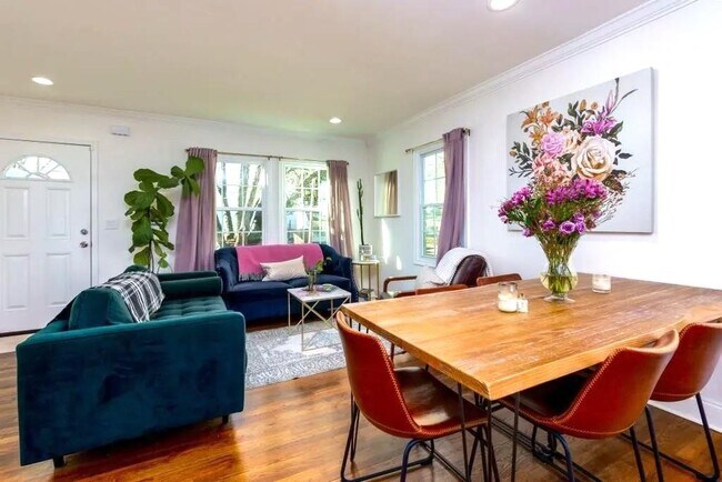 Foto del edificio - 45 Holly Rd NW