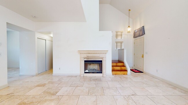 Building Photo - Beautiful Oakland Home!