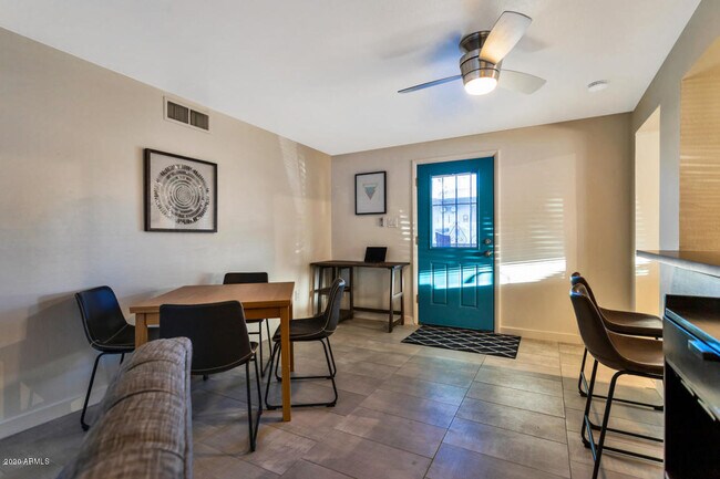 Foto del edificio - 3629 E Turney Ave