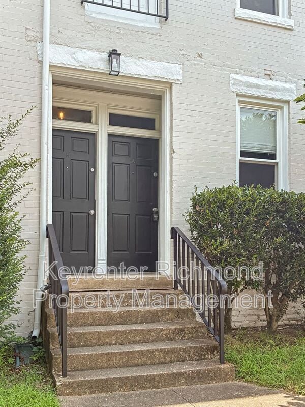 Primary Photo - 1 N Allen Ave