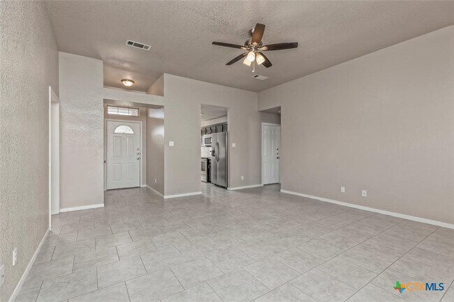 Foto del edificio - 4107 Fawn Dr