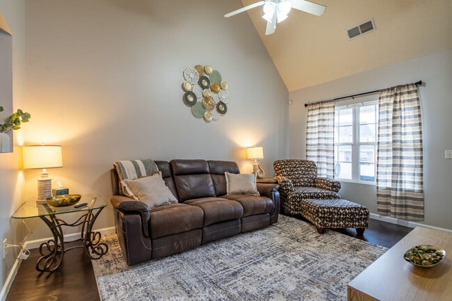 Building Photo - 106 Middlebrook Dr