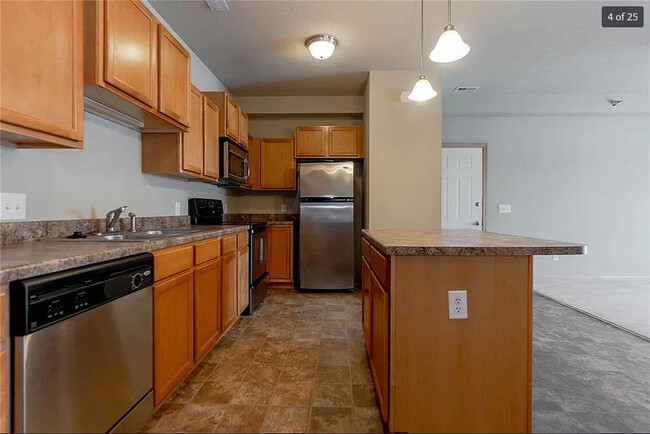Kitchen - 1805 SW White Birch Cir