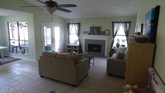 Building Photo - 3 bedroom in Jacksonville FL 32225