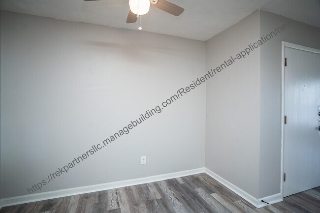 Foto del edificio - 2525 Lakeview Ave