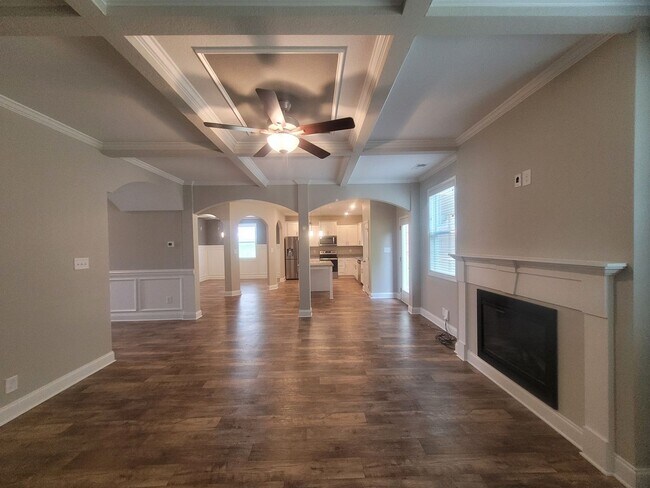 Foto del edificio - Exquisite 5 Bedroom 3 Bath Home