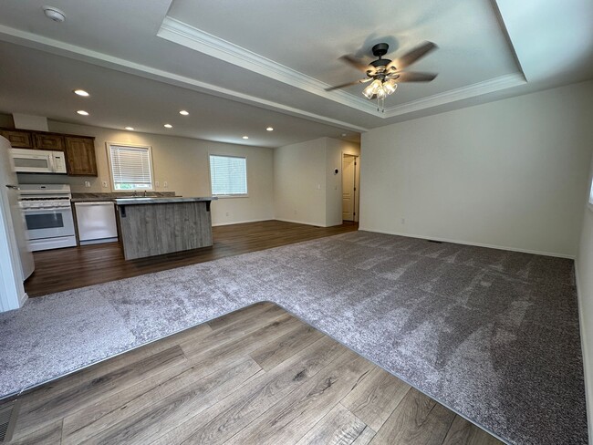 Building Photo - 212 Las Flores Ave