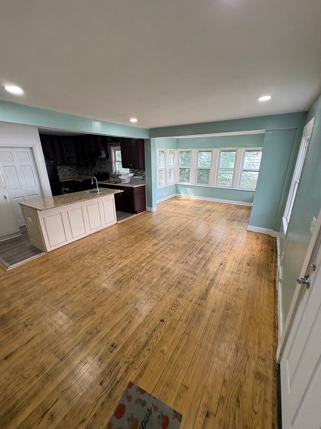 Building Photo - 37-39 Swan St - Schenectady