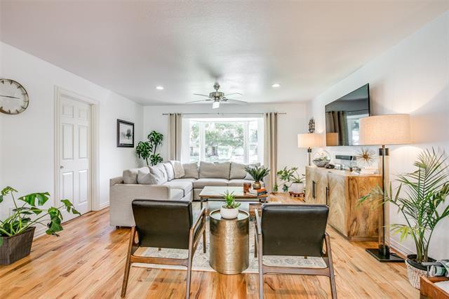 Foto del edificio - 631 Misty Glen Ln