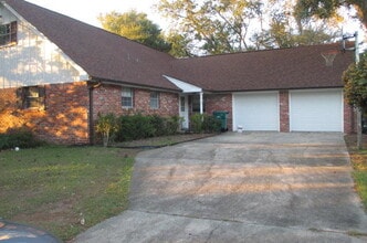 Building Photo - 733 Bradford Dr