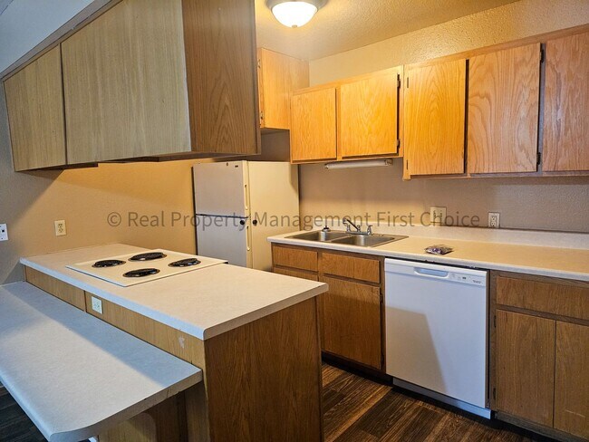 Building Photo - 51 Cedar Creek Ct