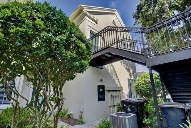 Foto del edificio - Charming 1/1 Spacious Condo Located in the Desirable Baldwin Park - Orlando!