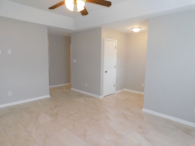 Foto del edificio - New 3 Bedroom 2 bath