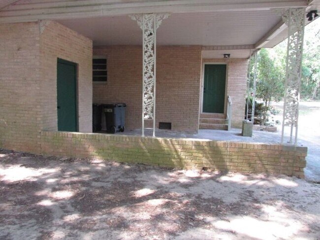 Foto del edificio - 5855 Cane Savannah Rd