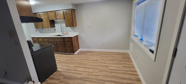 Building Photo - 180 Southeast 3rd Street, Unit C