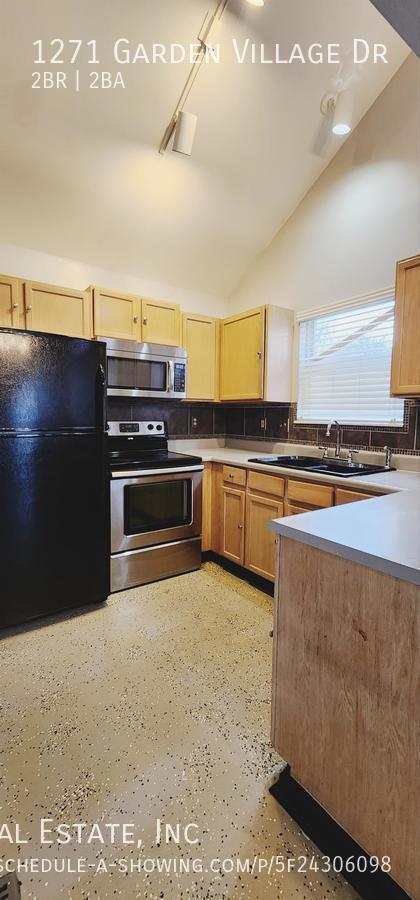 Building Photo - 1271 Garden Village Dr