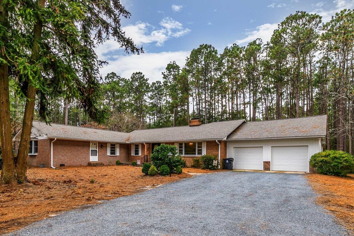 Foto principal - 380 Swoope Dr