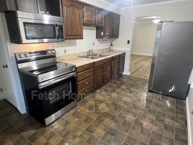 Building Photo - 143 Cedar St