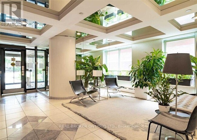 Building Photo - 78 Warren Rd