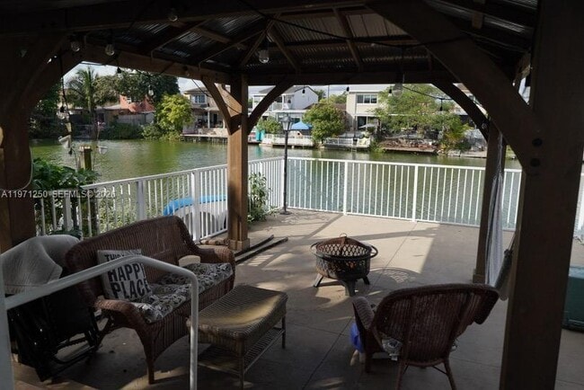 Foto del edificio - 1389 W 71st St