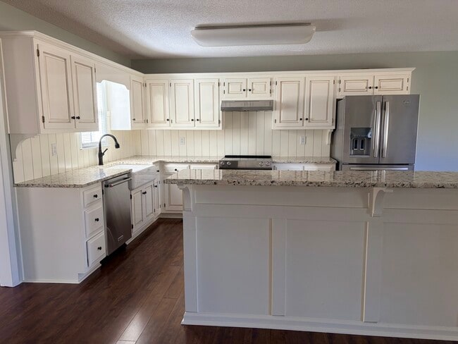 Building Photo - 25 Kingston Rd