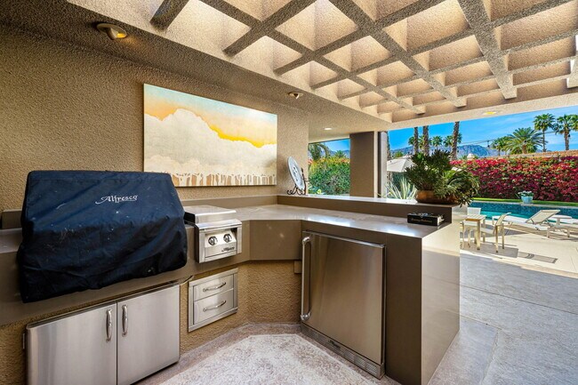 Foto del edificio - 79120 Fox