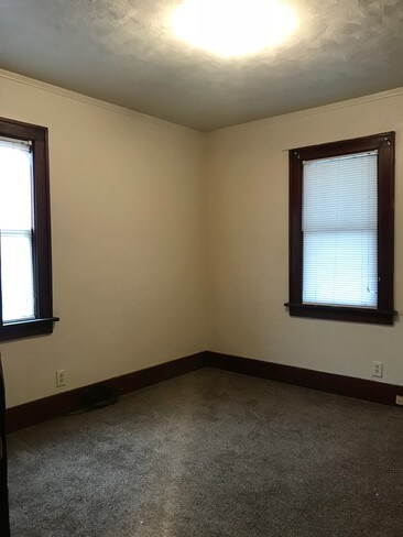 Foto del edificio - 812 W Mac Queen Ave