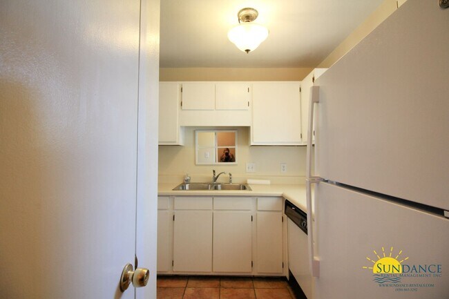 Building Photo - Great 2 Bedroom Townhouse in Fort Walton B...