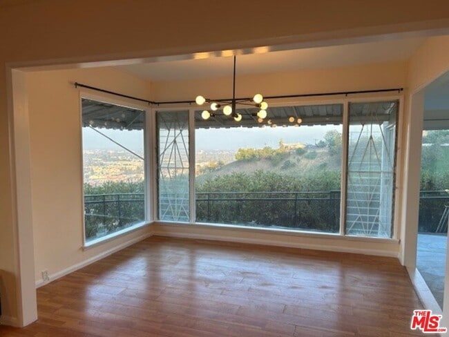 Foto del edificio - 3641 Sunswept Dr