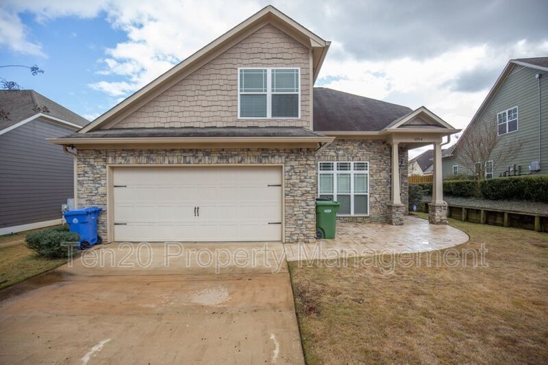 Primary Photo - 1004 Red Maple Way